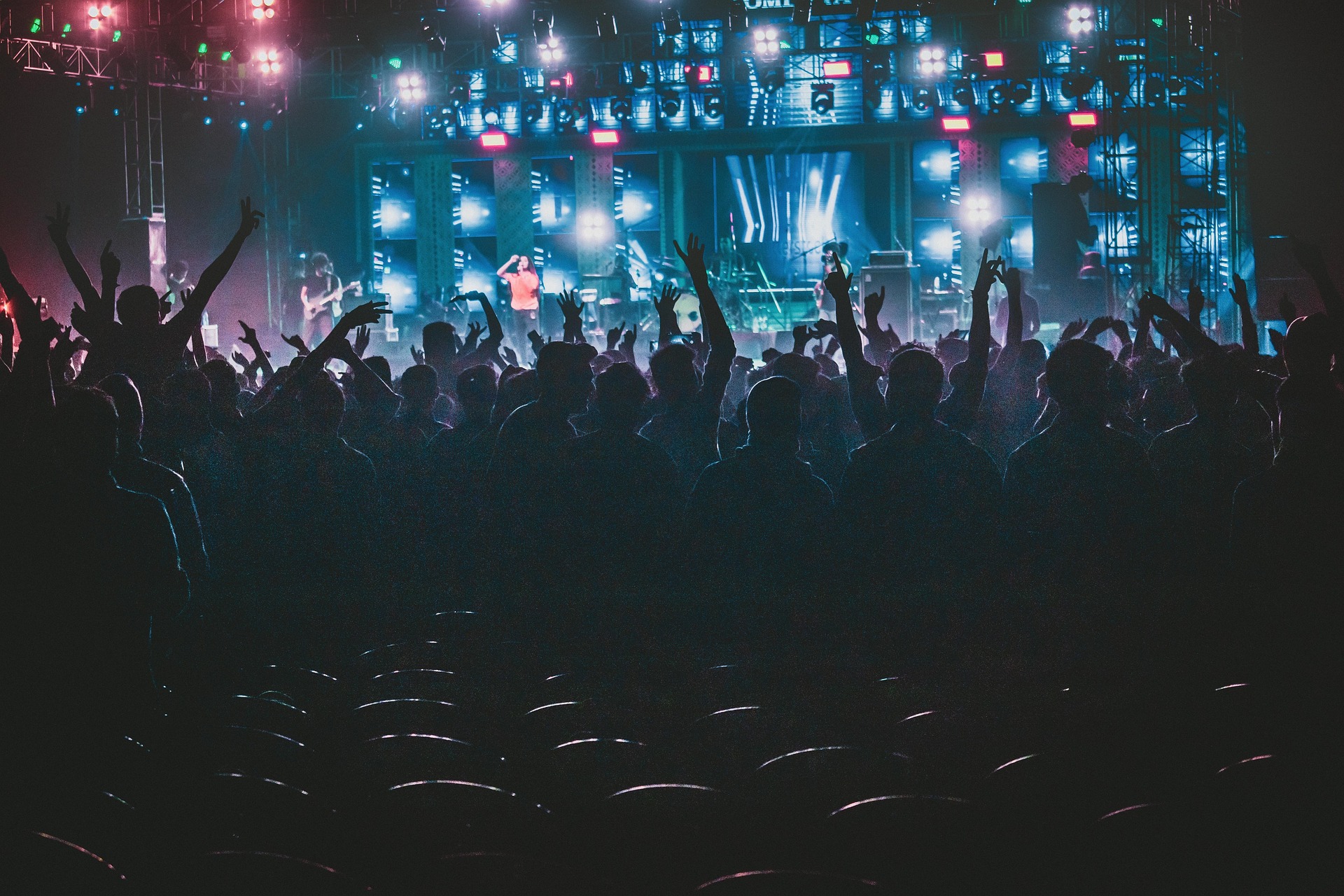 İlk Kez Konsere Gideceklere Tavsiyeler: Hazırlıktan Konser Anına Her Şey